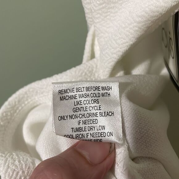 DON’T you Dare Little White Dress size Medium - Picture 5 of 7